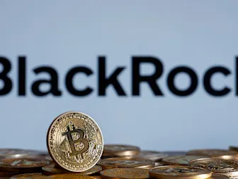 Bitcoin price holds above $102,000 as BlackRock leads fund inflows